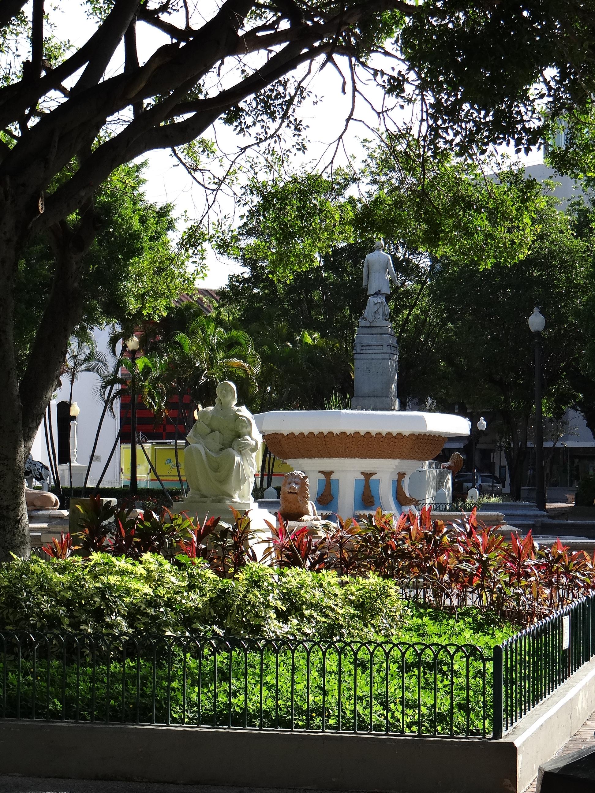 Plaza Las Delicias - Ponce - 2013